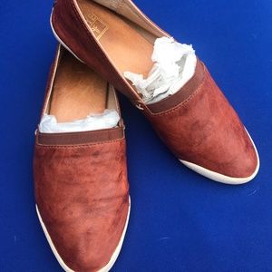 Frye Melanie Cognac color Slip-on size 7.5